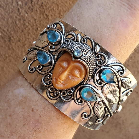 New Oversized Carved Goddess Face Blue Quartz 925 Silver Bracelet. - Picture 6 of 12